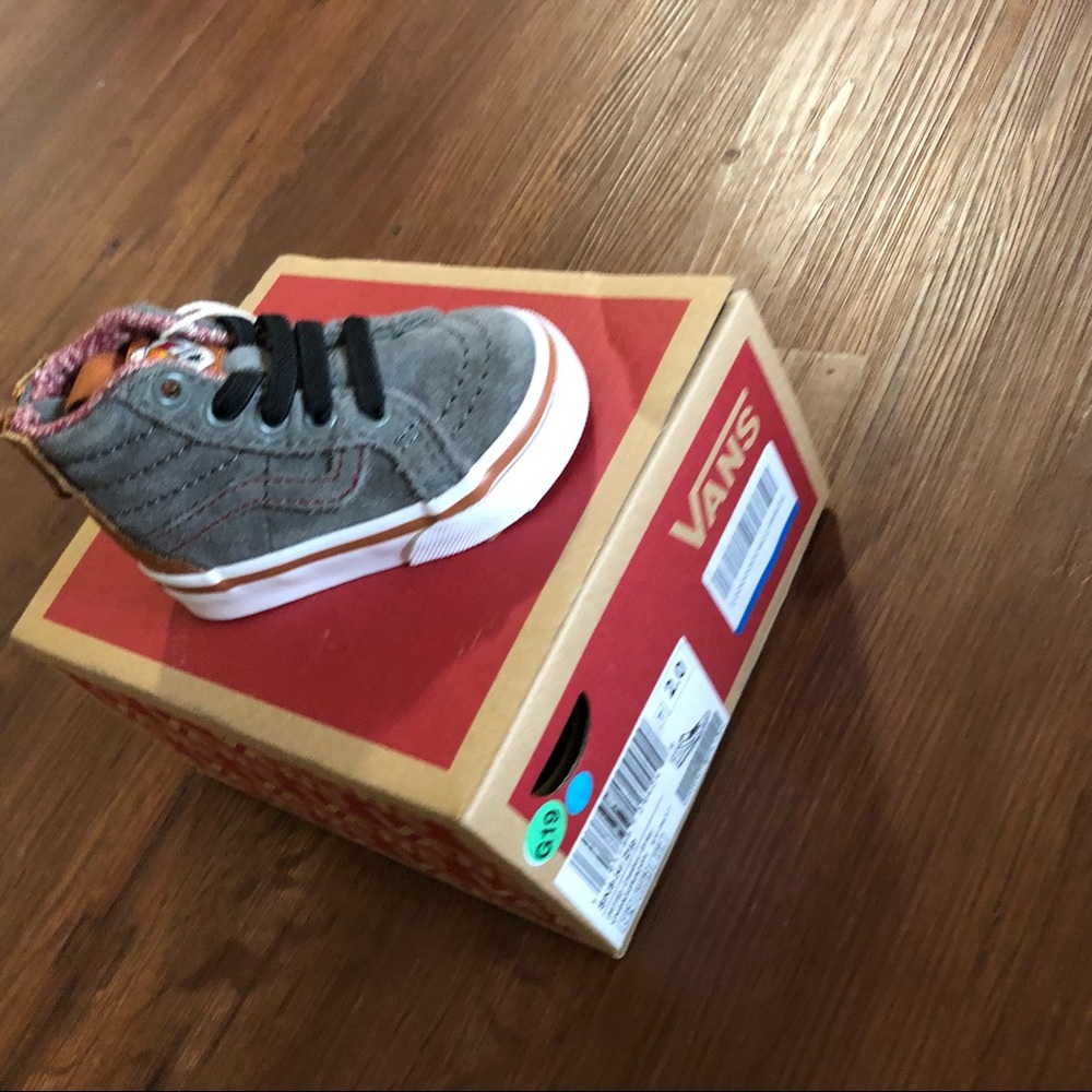 Infant vans 2c